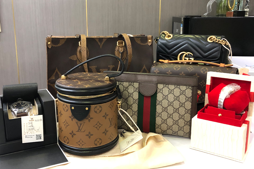 上海奢侈品资产盘点：从“悦己消费”到“精准变现”，如何守住你的真实残值？