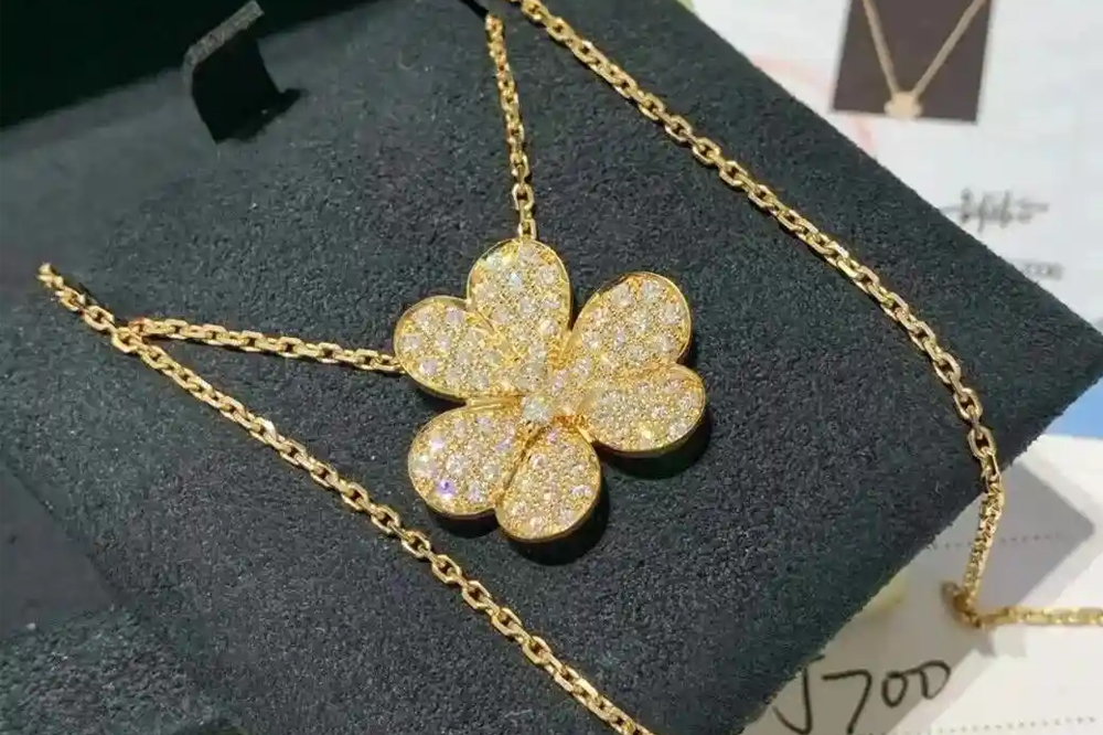 上海格拉芙首饰变现避坑实录:拒绝材质误判,揭秘顶奢钻饰良心回收的底层逻辑